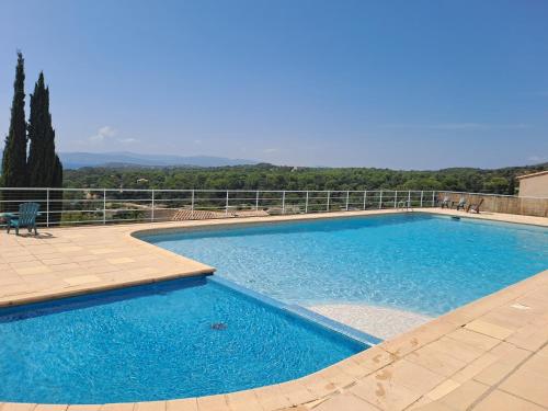 Joli 43m2 , Vue mer , piscine , parking