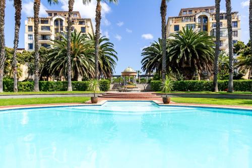 Πισίνα στο ή κοντά στο Canal Front Apartment Cape Town