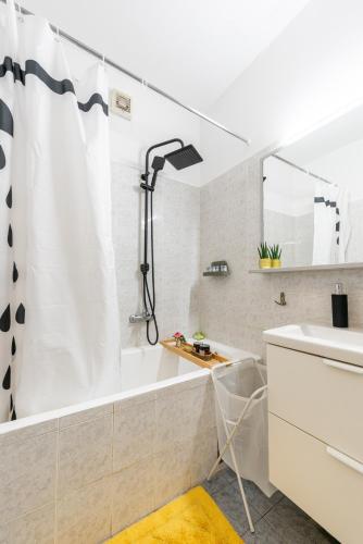 Apartment Nora - modern cozy apartment with FREE PARKING and TERRACE