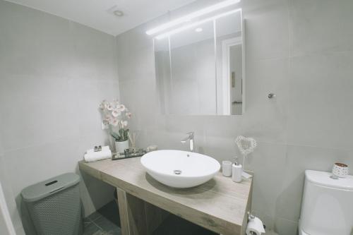 Luxury 2 storey 2bedroom condo with Private Jacuzzi & patio - Athens