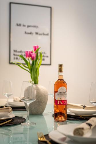 Apartment Nora - modern cozy apartment with FREE PARKING and TERRACE