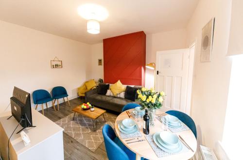 Χώρος καθιστικού στο 3 Bedroom Home Free Parking & WiFi Contractors Welcome!