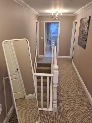 Φωτογραφία από το άλμπουμ του Detached luxury 5 bed house, lanscaped garden, fire pit, parking, can sleep families or workers σε Hockering