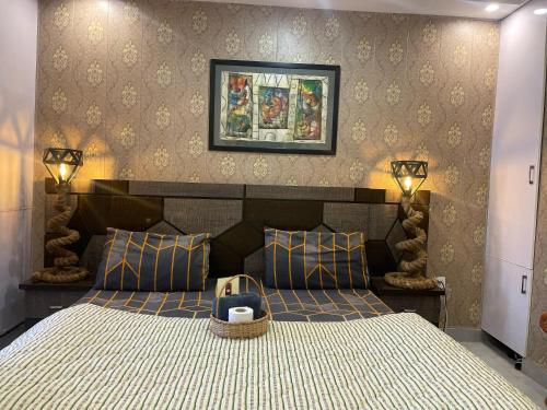 Postel nebo postele na pokoji v ubytování Elegant Retreat 203 Suite Apartment