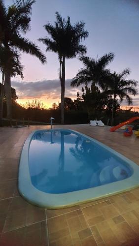 Piscine de l'établissement Casa de Campo em Juiz de Fora Granja 6 de Maio ou située à proximité