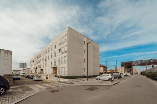 Espinho Modern 3 Bedroom Apartment by Vacationy