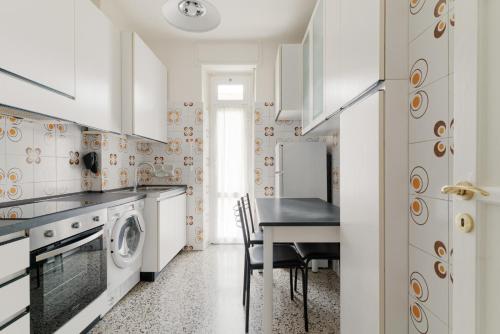 GuestHost - Città Studi Apartment with balcony