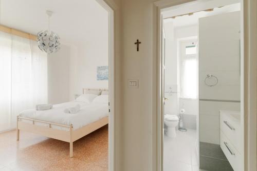 GuestHost - Città Studi Apartment with balcony