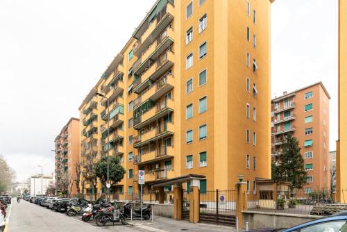 GuestHost - Città Studi Apartment with balcony
