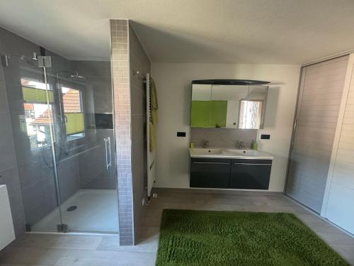 Ένα μπάνιο στο Ferienwohnung in Engelsbach, Thüringer Wald