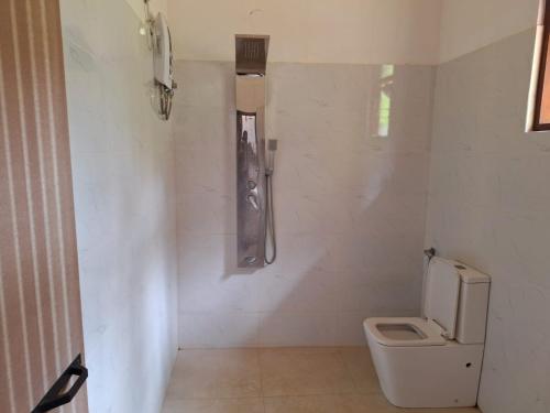 Bilik mandi di Sakun villa