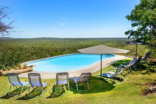 สระว่ายน้ำที่อยู่ใกล้ ๆ หรือใน Gondwana Etosha Safari Lodge