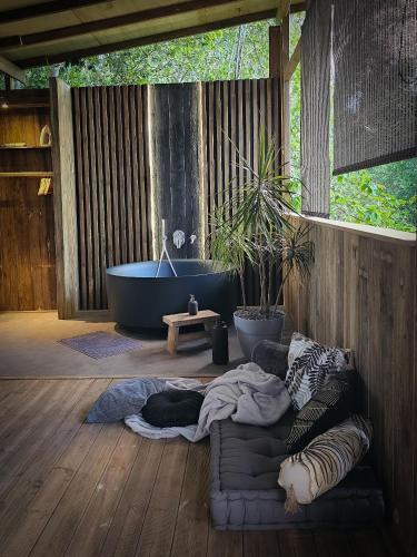 Posezení v ubytování Konokora Ecolodge