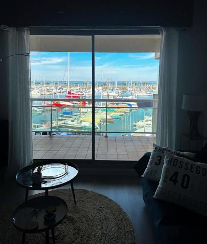 Résidence Pieds Dans L Eau - T2 tout confort avec vue bassin – 4 personnes MAE-0204