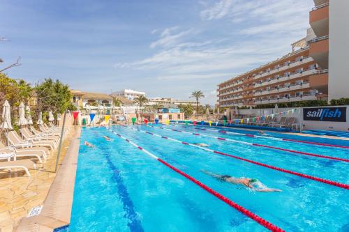 Πισίνα στο ή κοντά στο Caprice Janeiro Hotel & Spa