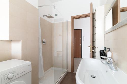 GuestHost - Milano Bright Apartment with parking