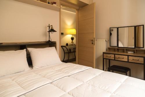 Athens Neos Kosmos 2BDR apt next to metro station
