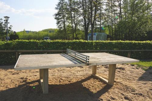 Kemudahan pingpong di slube am Krakower See atau berdekatan
