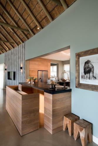 Φωτογραφία από το άλμπουμ του MHONDORO SAFARI LODGE & VILLA σε Welgevonden Game Reserve