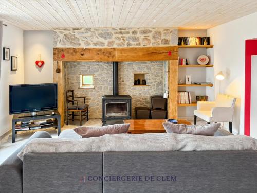 Le gîte Angèle, 12pers, piscine, calme, 4ch, 9lits