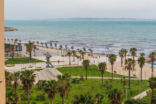 Seaside Escape 3 Bedrooms with Grand Terrace