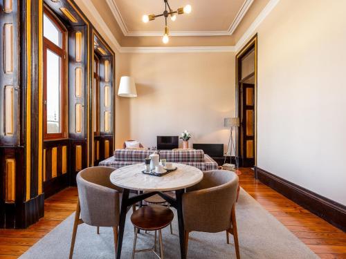 Charming Apartment in Porto's Heart