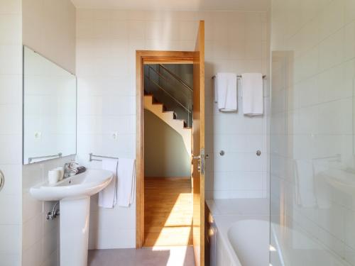 Charming 1-Bedroom Apartment in Oporto