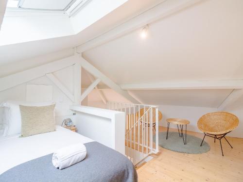 Spacious 2-Bedroom Retreat in Porto