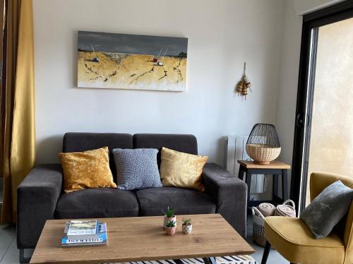 Charmante maison rénovée au calme avec jardin privatif, à 500m des plages et proche commerces - FR-1-306-1082