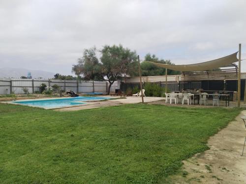 Bazén v ubytování Cabaña con jacuzzi Olmué nebo v jeho okolí