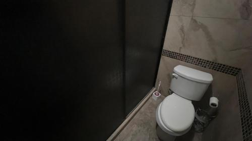 Koupelna v ubytování Casa con alberca y entrada independiente