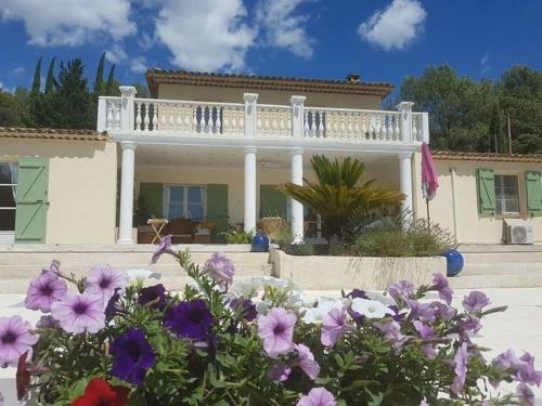 Holiday home in Lorgues with swimming pool