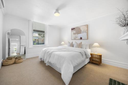 Katil atau katil-katil dalam bilik di Parkside Pool Retreat - 3BR, Parking, Wi-Fi
