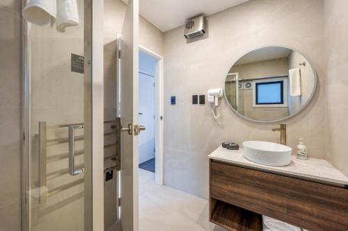 Koupelna v ubytování Luxe Suites & Apartments
