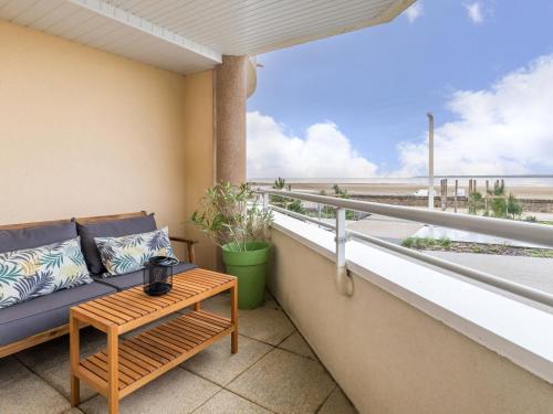 Bel appartement en bord de mer avec terrasse et parking - FR-1-306-1298