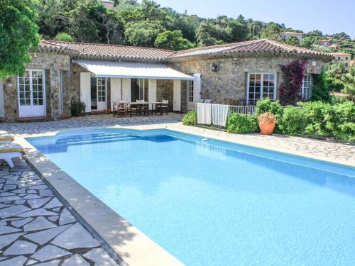 Villa calme aux Issambres jusqu'à 8 pers. - FR-1-768-117