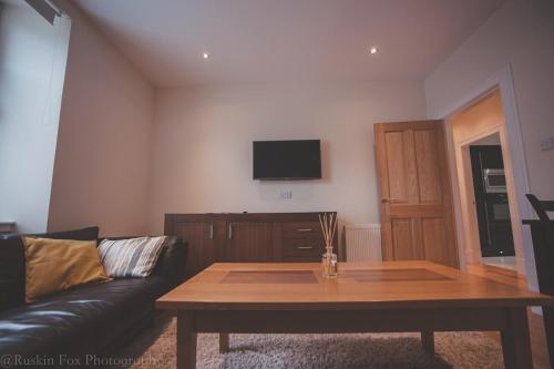 Μια τηλεόραση ή/και κέντρο ψυχαγωγίας στο Apartment B