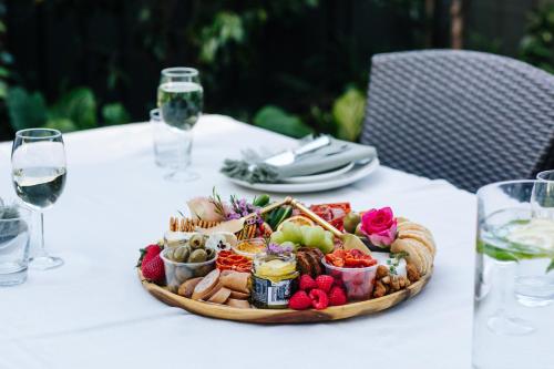 Essen im Aparthotel oder in der Nähe
