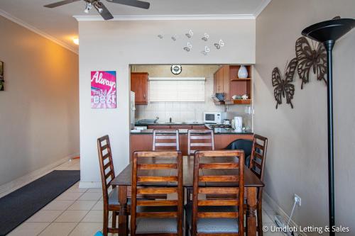 Dapur atau dapur kecil di 24 Waterfront