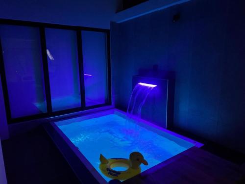 Φωτογραφία από το άλμπουμ του Led House σε Tambo de Mora
