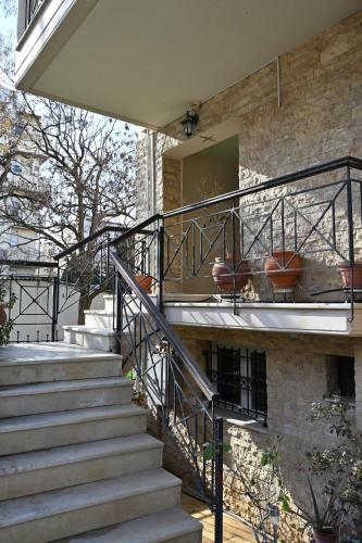 Greg's Cozy Apartment, up to 4 guests in Kalamaria