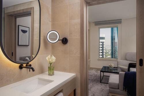 Koupelna v ubytování Towers Rotana - Dubai