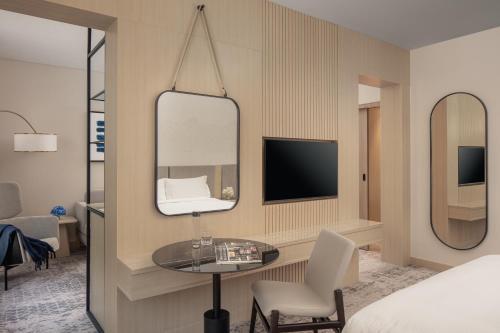 TV a/nebo společenská místnost v ubytování Towers Rotana - Dubai