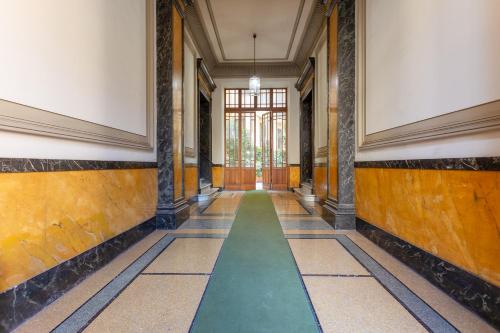 Elegance and Style near St Peter's