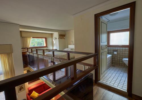 Crimson Guest House