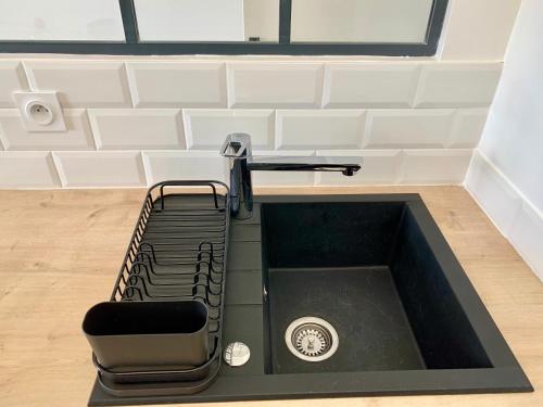 Apartamento Con Piscina - Magníficas vistas a canal - Aire Acondicionado B