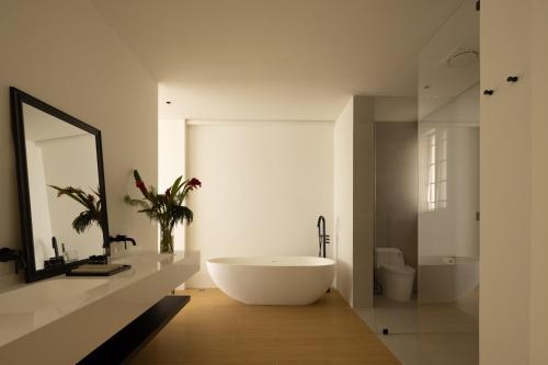 Koupelna v ubytování Luxury Private Villa Resort -KW