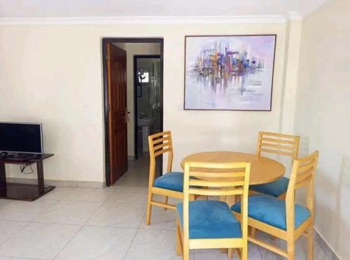 Μια τηλεόραση ή/και κέντρο ψυχαγωγίας στο Kigali City Stay