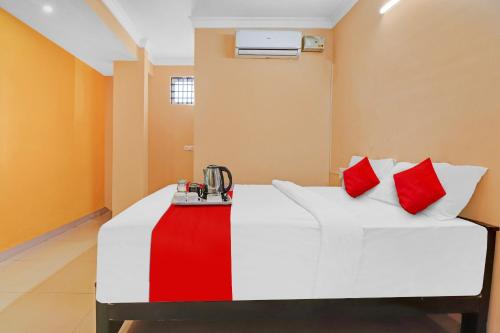 Gallery image of Hotel O Ashreya Inn in Kumbalgod