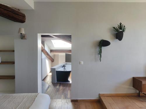 Φωτογραφία από το άλμπουμ του Chambres d'hôtes - Bed and Breakfast Les Palmiers σε Mεze